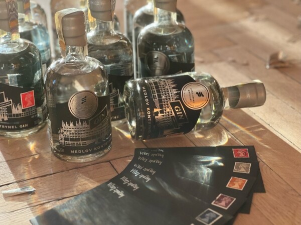 Medlovský gin (foto 1)