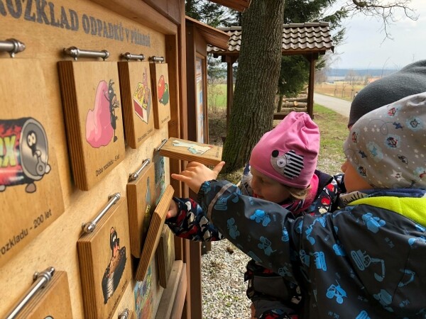 Naučná stezka s lesní tematikou a herními prvky (foto 1)