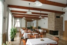 RESTAURACE BOROVINKA Les resort (foto 2)