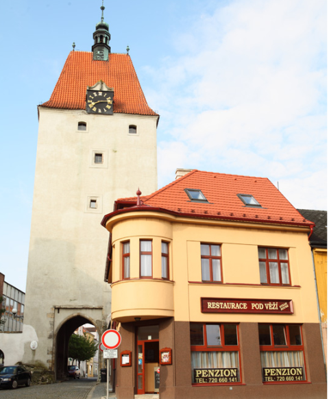 PENZION  A RESTAURACE POD VĚŽÍ (foto 1)