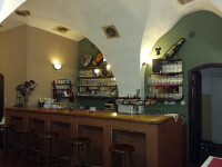 HRADEBNÍ RESTAURACE U HRANATÝ KOULE (foto 4)