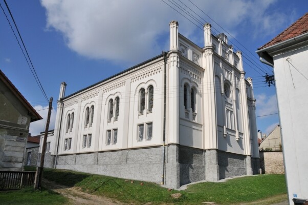 Synagoga Golčův Jeníkov (foto 1)