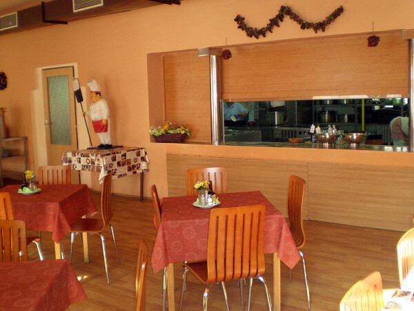 JÍDELNA U TRŽNICE (foto 1)