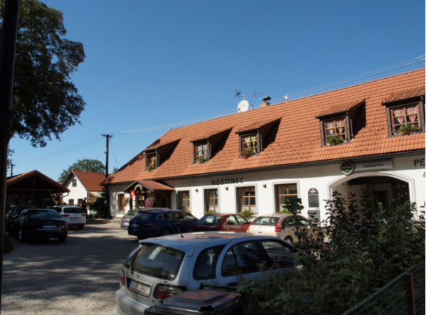 RESTAURACE SEDLÁCKÝ DVŮR (foto 1)