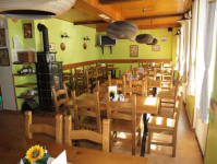 RESTAURACE SEDLÁCKÝ DVŮR (foto 2)