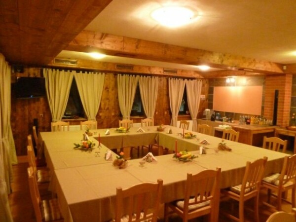 RESTAURACE Q RANCH U PRAMENE DYJE (foto 1)