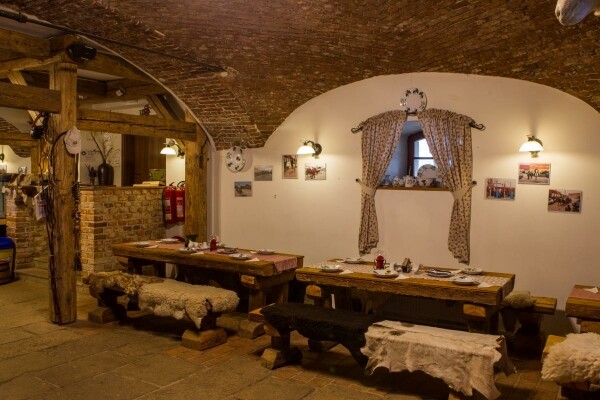 RESTAURACE HOSPODÁŘSKÝ DVŮR BOHUSLAVICE (foto 1)