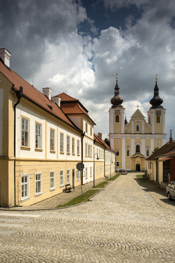 Klášter Panny Marie a kostel sv. Petra a Pavla Nová Říše (foto 1)