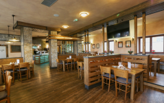 RESTAURACE REBEL NA FARSKÝCH (foto 2)