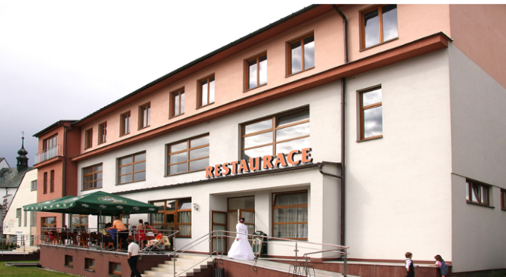 RESTAURACE KŘIŽANOV (foto 1)