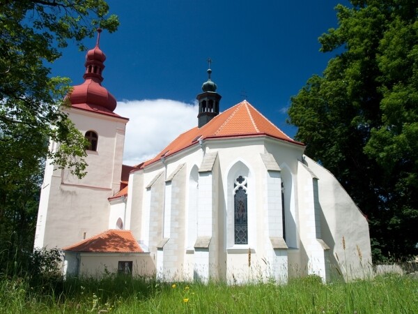 Farní kostel sv. Martina Třešť (foto 1)