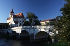 Kostel sv. Jana Křtitele a Farní úřad Náměšť nad Oslavou (foto 3)