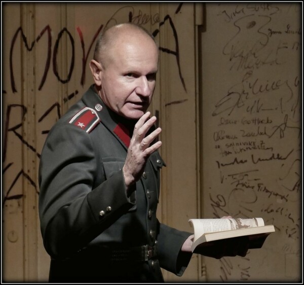 1761551750156-beseda