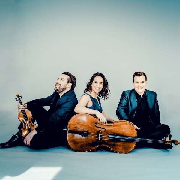 17658786446915-trio-bohe-mo1