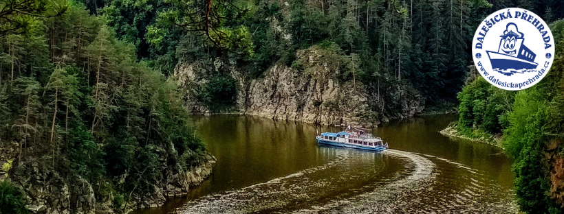 Čarodějnická plavba na Dalešické přehradě (foto 1)