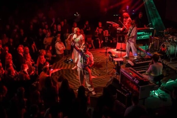 MONKEY BUSINESS – Dobytek nádhernej Tour 2022 (foto 1)