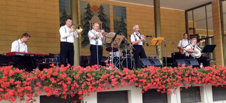 ŠARIVARI SWING BAND (foto 1)
