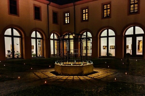 Noční prohlídka při svíčkách (foto 1)