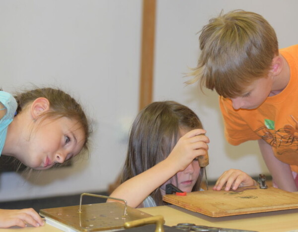 Dětské čtvrtky s Chytrou rukou na zámku - Knihař (foto 1)