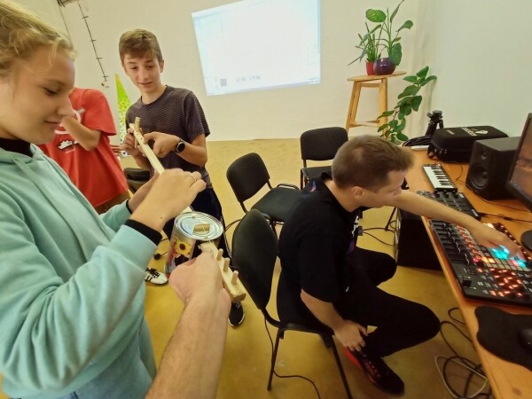 VYROB SI MONOCHORD (foto 1)