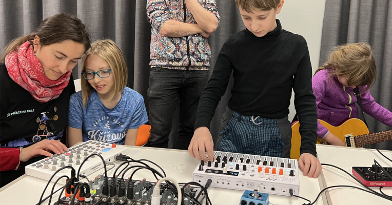 Neuvěřitelné proměny zvuku (nejen) s efektovými krabičkami (foto 1)