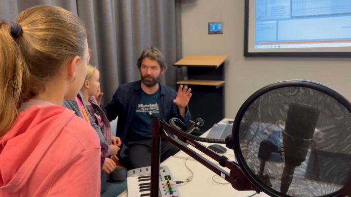 Udělej si mikrofon, rozezní i karton! (foto 1)