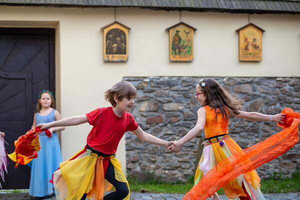 Otevírání mlejnku (foto 1)