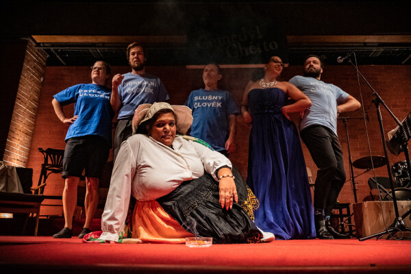 Gádžové jdou do nebe (foto 1)