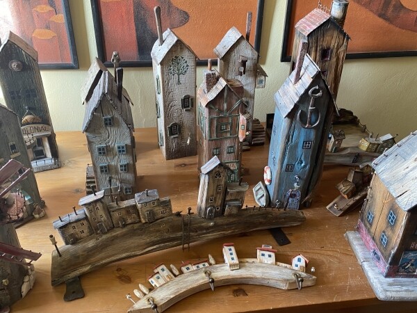 Jan Jiřiště - výstava dřevěných domečků (foto 1)