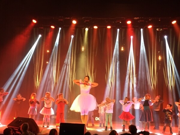 Míša Růžičková – Čarodejnická show (foto 1)