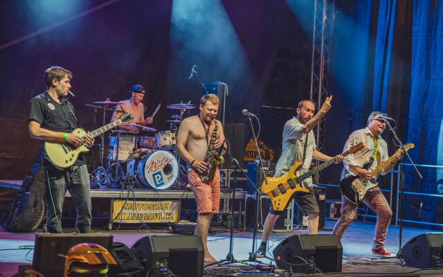 VOLANT, PUNK FLOID - punkový večírek v OKU (foto 1)