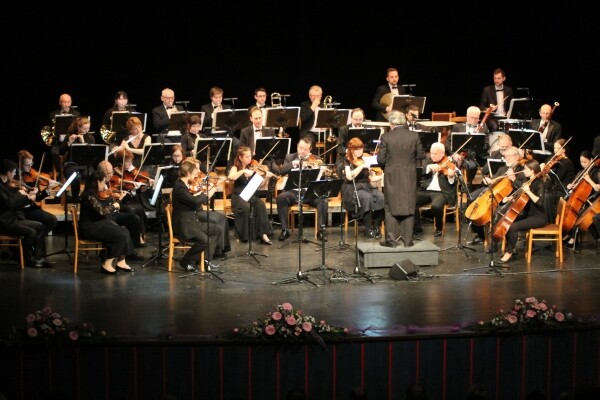 Galakoncert k 20. výročí založení Filharmonie (foto 1)