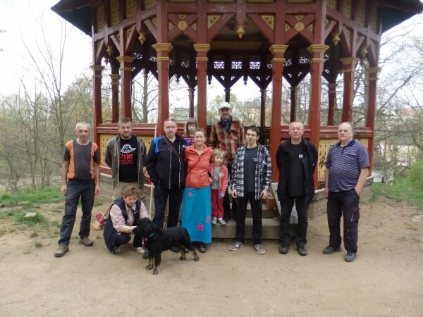 oslava svátku práce prací - tradiční jarní úklid v parku Budoucnost (foto 1)