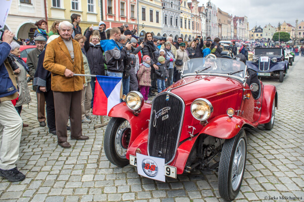 Mezi dvěma branami (foto 1)