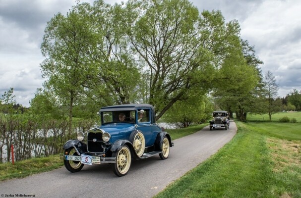 Podzimní vyjížďka strojů minulého tisíciletí s burzou (foto 1)
