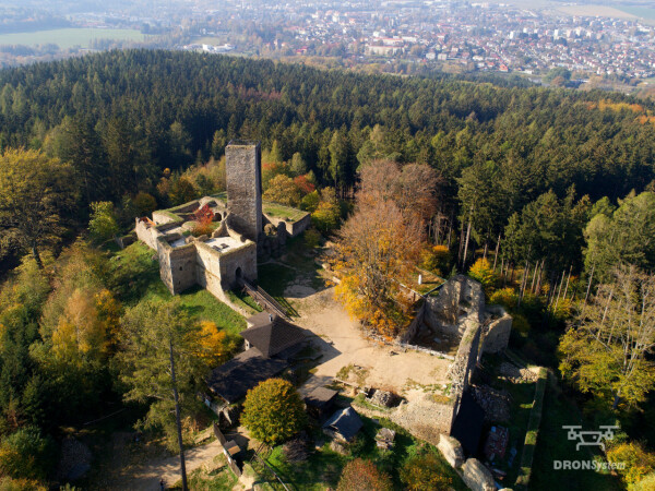 Zavírání hradní brány (foto 1)