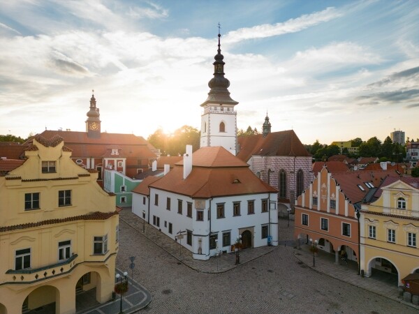 PŘEDNÁŠKA-Příjezd královny Alžběty Habsburské do Paříže roku 1571 (foto 1)
