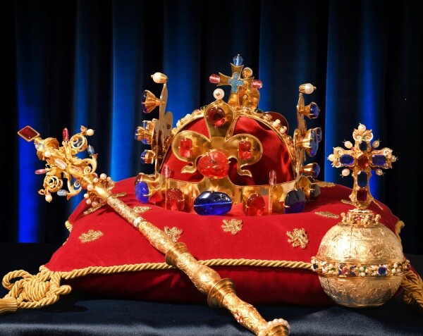 Výstava České korunovační klenoty na dosah / Osudy 22 korunovaných panovníků (foto 1)