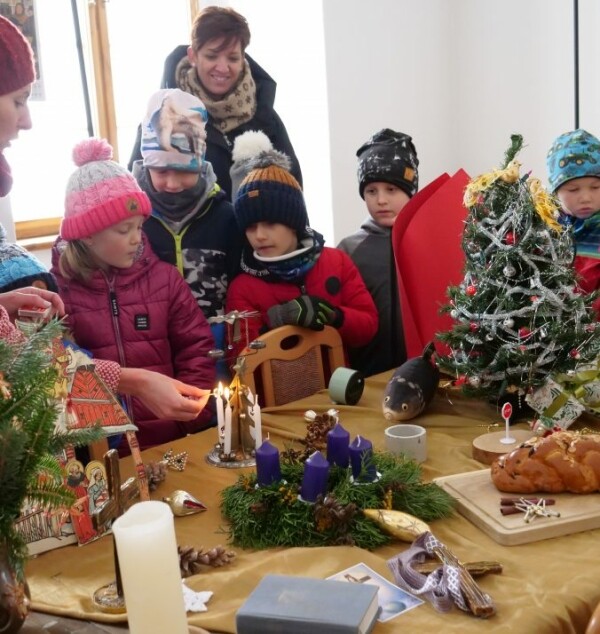 Vánoční program pro děti s tvořením (foto 1)