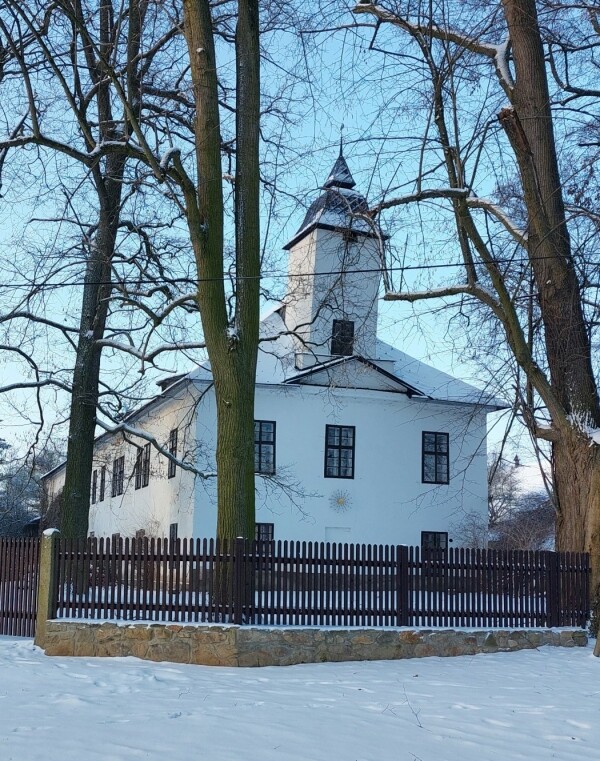 Petrkov - prohlídka domu, zahrady a výstav, promítání dokumentu (foto 1)