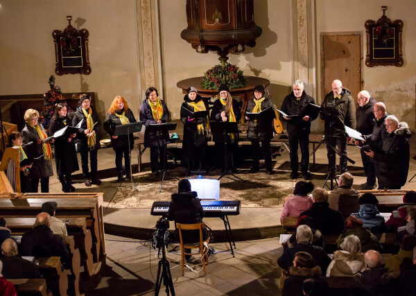 Tříkrálový koncert sboru Festivia Chorus v Horních Dubenkách (foto 1)