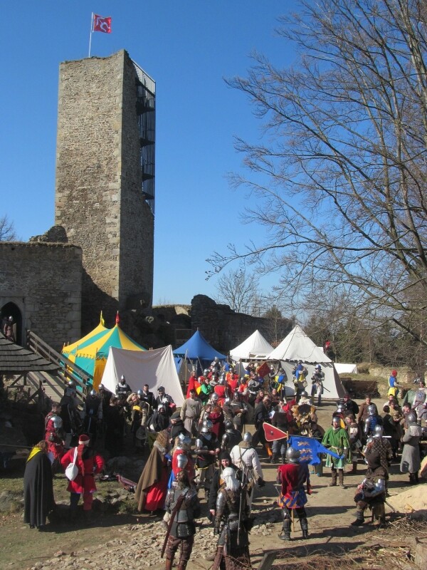 Otevírání hradní brány a hledání pokladu (foto 1)