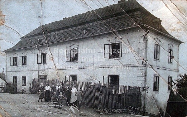 Tvrz vypráví (foto 1)