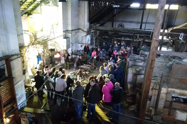 Živá výroba skla ve sklárně Tasice (foto 1)