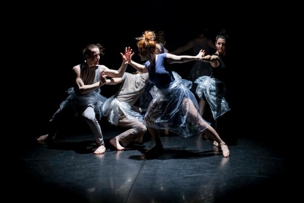 Zahrada a choreografie studentů KDC + taneční obor ZUŠ (foto 1)