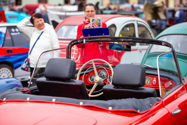 Výstava Klubu historických vozidel (foto 1)