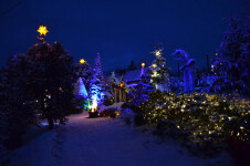 Vánočně osvětlená vesnička Kladruby v Železných horách (foto 2)