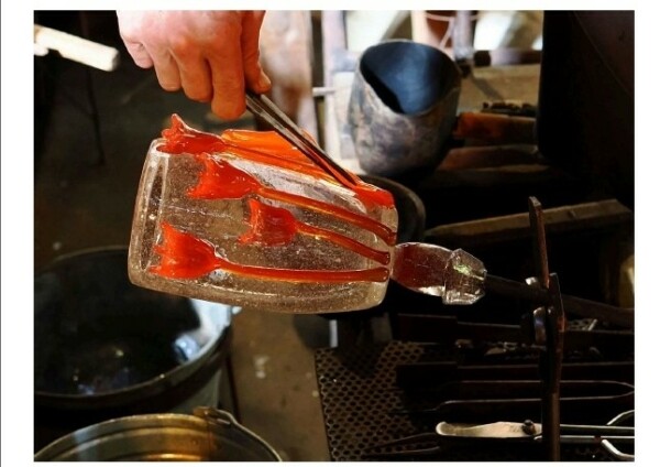 Živá výroba skla ve sklárně Tasice (foto 1)