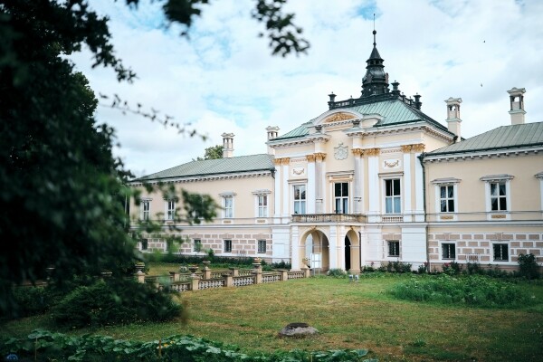 Velká letní kvízová hra o truhlu s pokladem na zámku ve Světlé (foto 1)