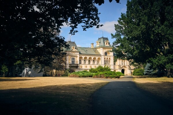 Výstava turistických známek na zámku Světlá nad Sázavou (foto 1)
